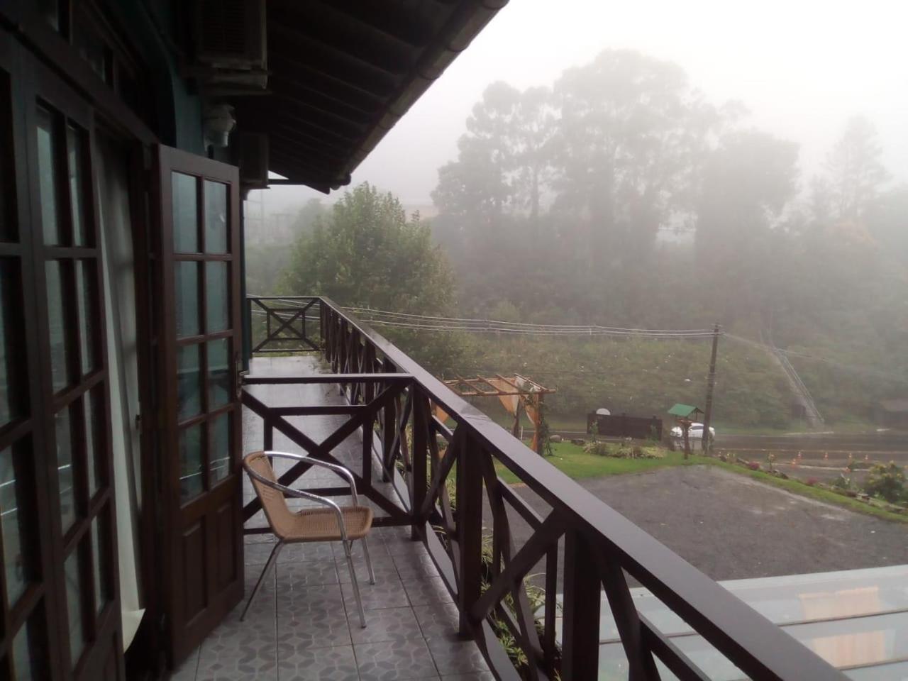 Pousada Três Pinheiros Gramado Exterior foto